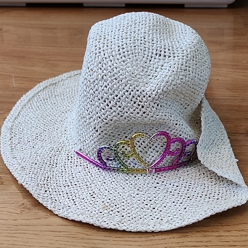 The Children PLACE White Woven Hat with Pink Heart Tiera